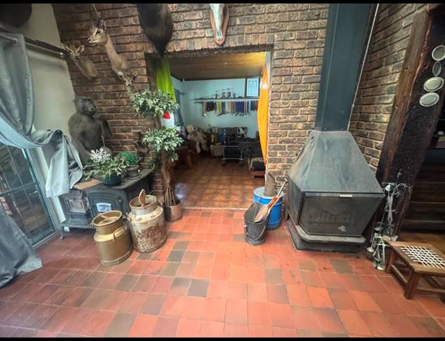 6 BEDROOM HOUSE FOR SALE IN GHOLFSIG